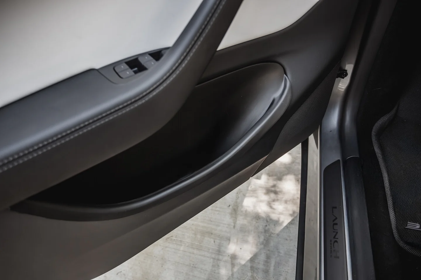 Tesla Model Y Juniper Essentials Travel Pack - Image 6