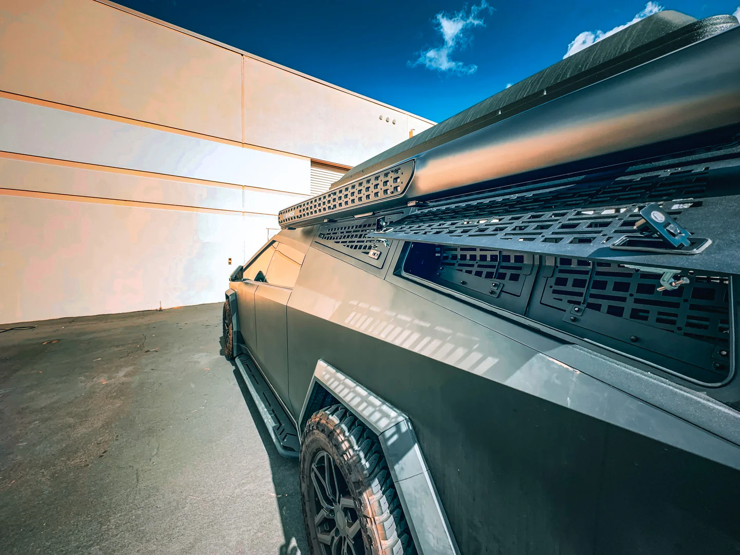 Tesla Cybertruck 270-Degree Free Standing Awning for Camping - Image 12