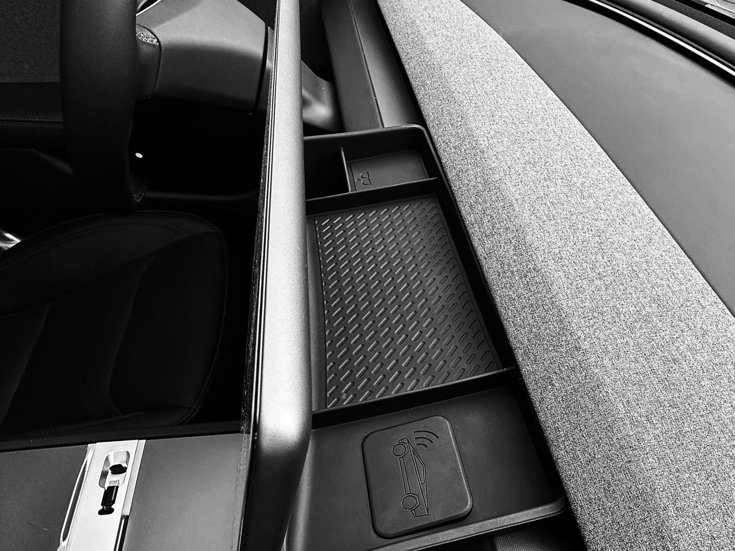 Tesla Model 3 Behind Screen Storage Tray (Non-slip) - Image 2