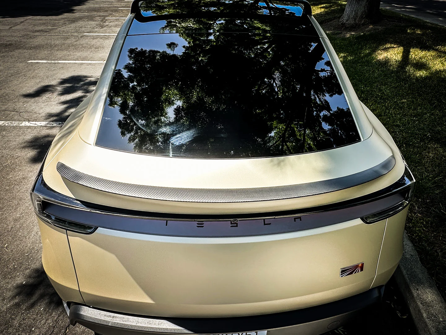 Tesla Model Y Genuine Carbon Fiber Performance Rear Spoiler - Image 3