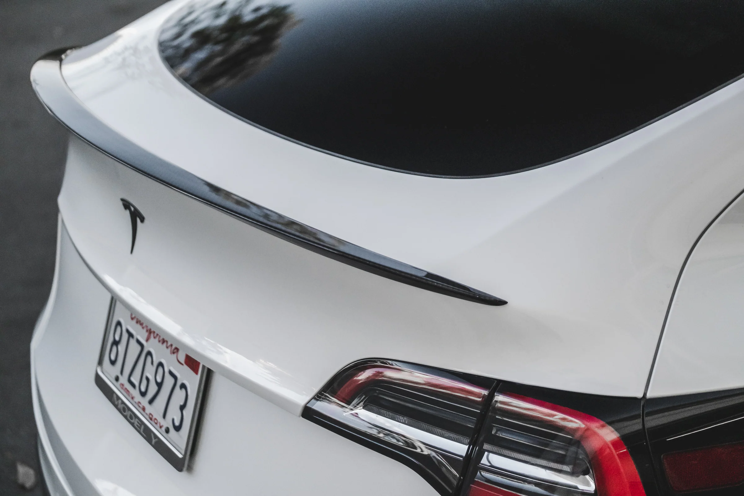Tesla Model Y Genuine Carbon Fiber Performance Rear Spoiler - Image 6