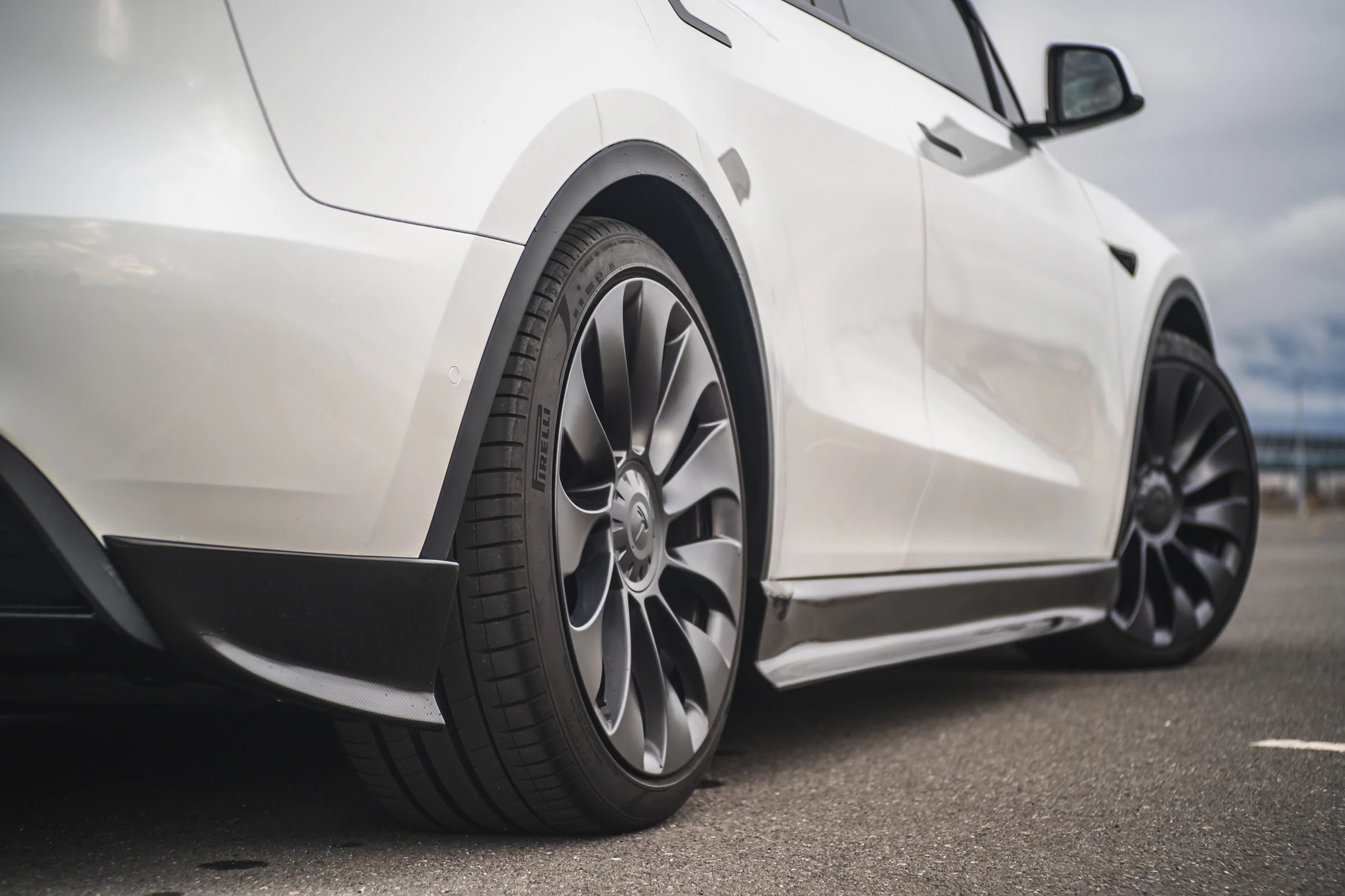 Tesla Model Y Carbon Fiber Side Skirt Extension - Image 4