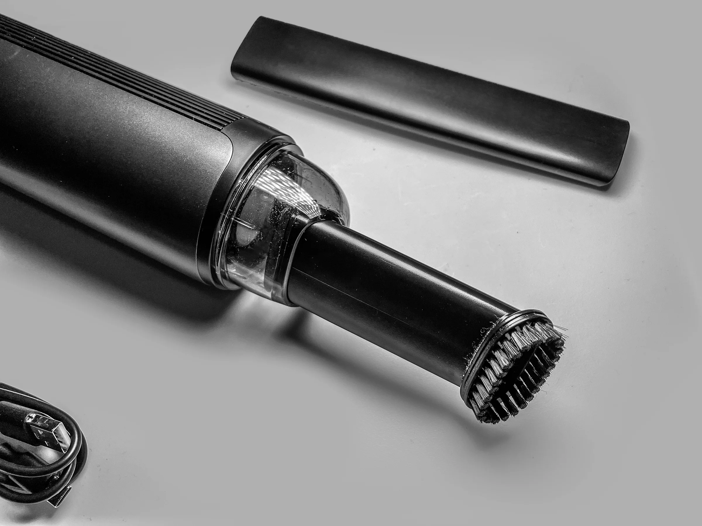 Cordless Trunk and Interior Vacuum (100% Wireless, USB Charge) - Image 3