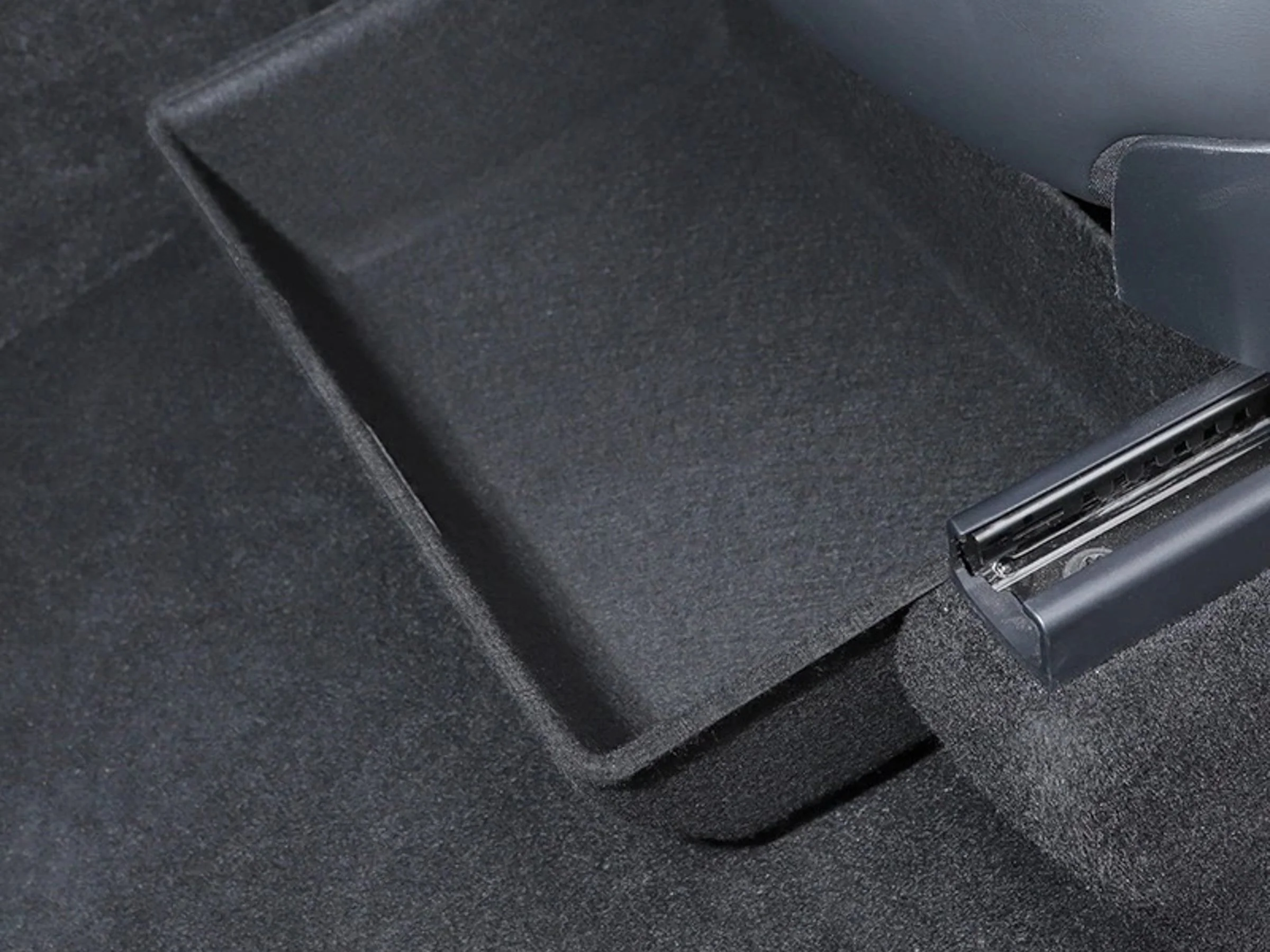 Cordless Trunk and Interior Vacuum (100% Wireless, USB Charge) - Image 5